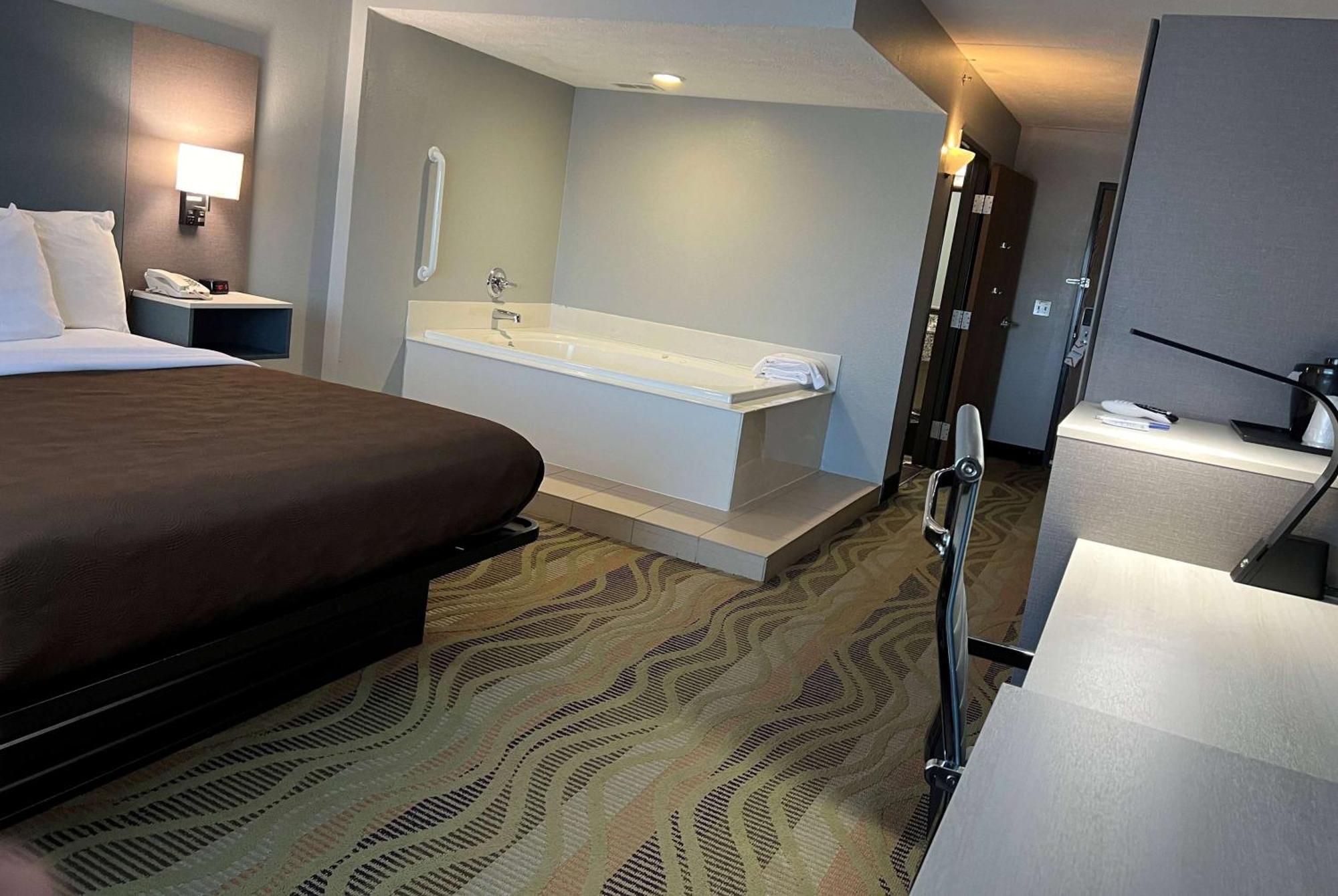 Americinn By Wyndham Republic Buitenkant foto